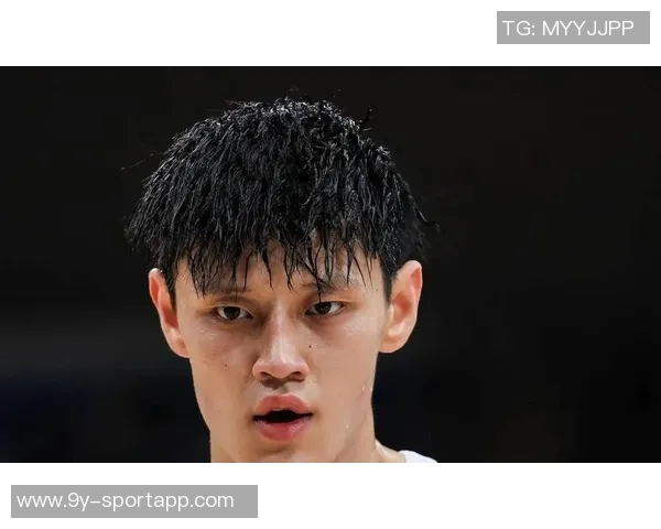 曾凡博在篮网定位为3D球员短暂出场是常态希望他保持积极心态继续努力