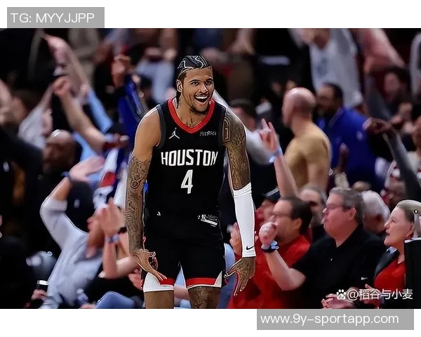 布克盛赞马威充满活力展现内线全能特质令人期待